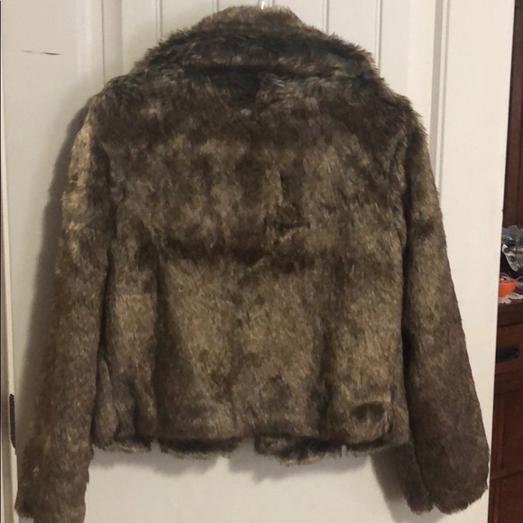 Beautiful faux fur shell cropped jacket - Picture 2 of 2